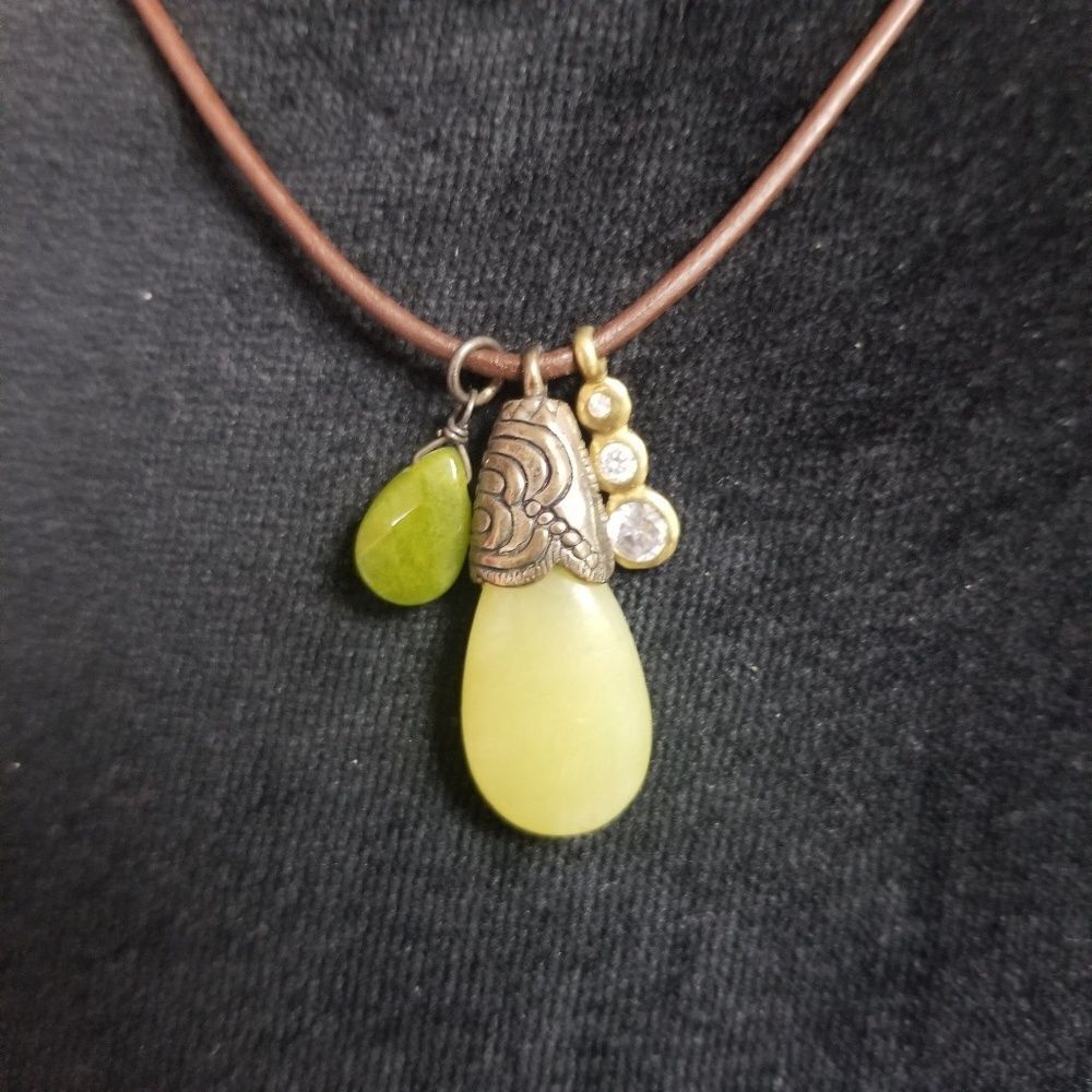 Bundle 3 $$ for $15. Green and brown necklace - Picture 2 of 3